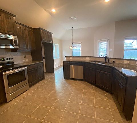 5th image of 3420 Cedar Ln