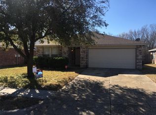 8712 Seven Oaks Ln, Denton, TX 76210