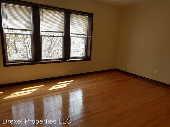 3rd image of 4444 W Wellington Ave #2