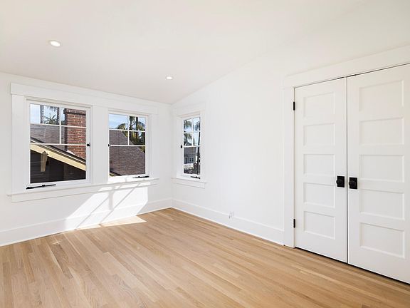 4th image of 1704 Bath St #B