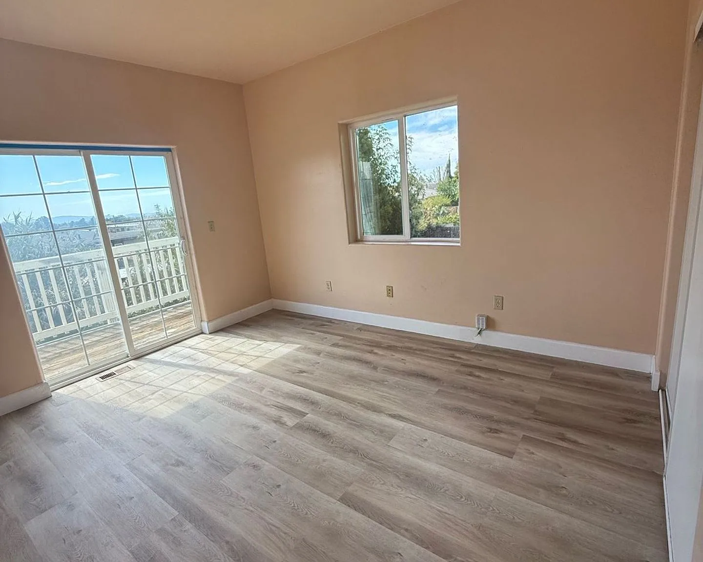 8027 Ney Ave — Photo 4