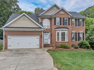 4102 Turnberry Park Ct, Pfafftown, NC 27040