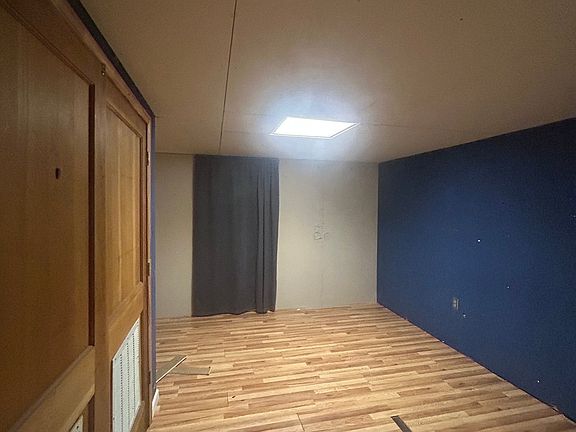 3rd image of 198 Fairfield Cir