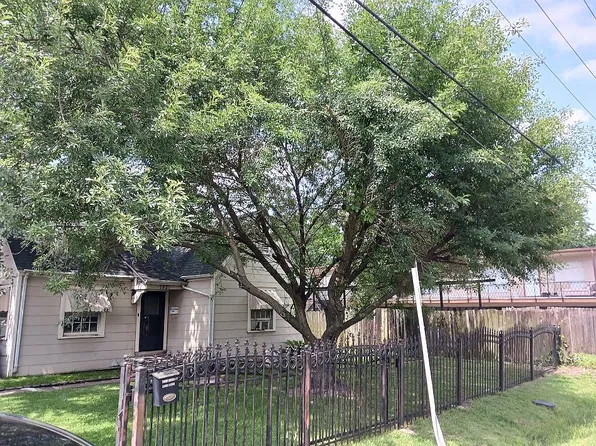 7821 Detroit St, Houston, TX 77017