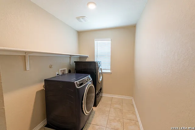 5526 Castle Brook Dr — Photo 16
