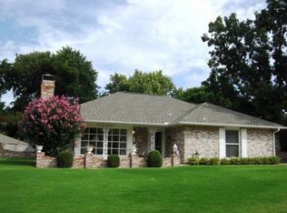 2409 Woodthrush Rd, Ponca City, OK 74604