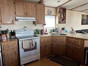 3rd image of 407 NE 9th St