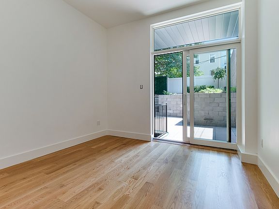 3rd image of 820 Dekalb Ave #X01a