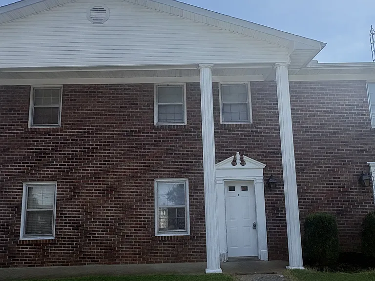 1612 Highland Way #C — Photo 1