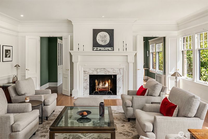 3rd image of 941 11th Avenue E #3