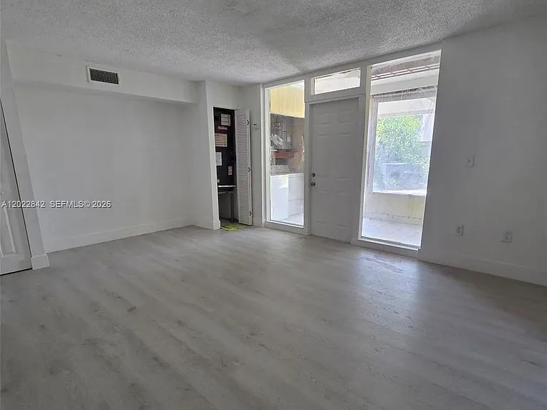 1104 W 44th St #87 — Photo 3