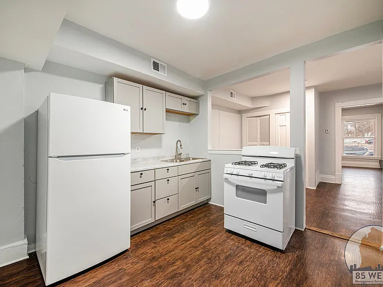 407 11th St NW #D — Photo 5