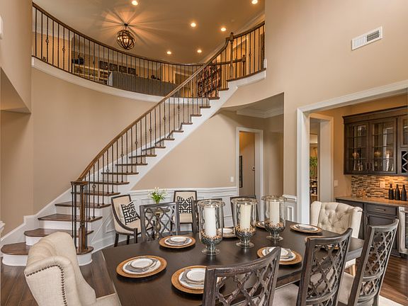 Dining/Butler Pantry