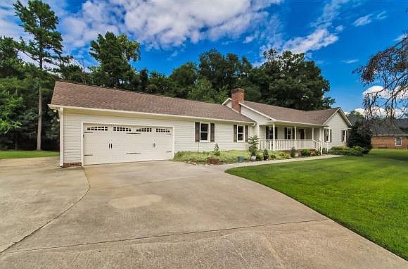 1st image of 1302 Dogwood Dr