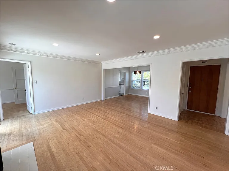 5618 Fallsgrove St — Photo 4