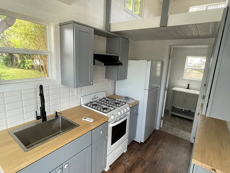 26 E Waipuilani Rd #A — Photo 5