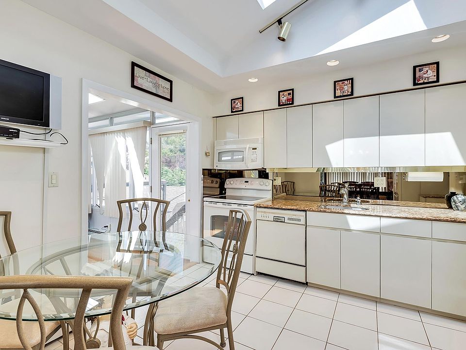 10 Brewster Rd W, Massapequa, NY 11758 Zillow