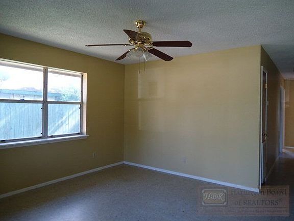 3rd image of 1516 Genevieve Ave
