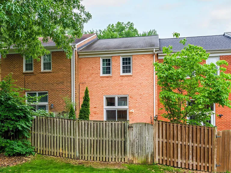 2331 Harleyford Ct — Photo 36