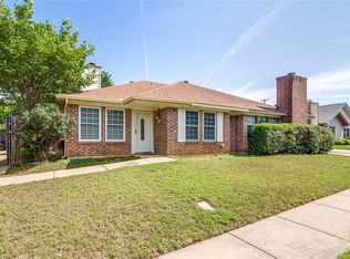 222 Brittany Dr, Euless, TX 76039