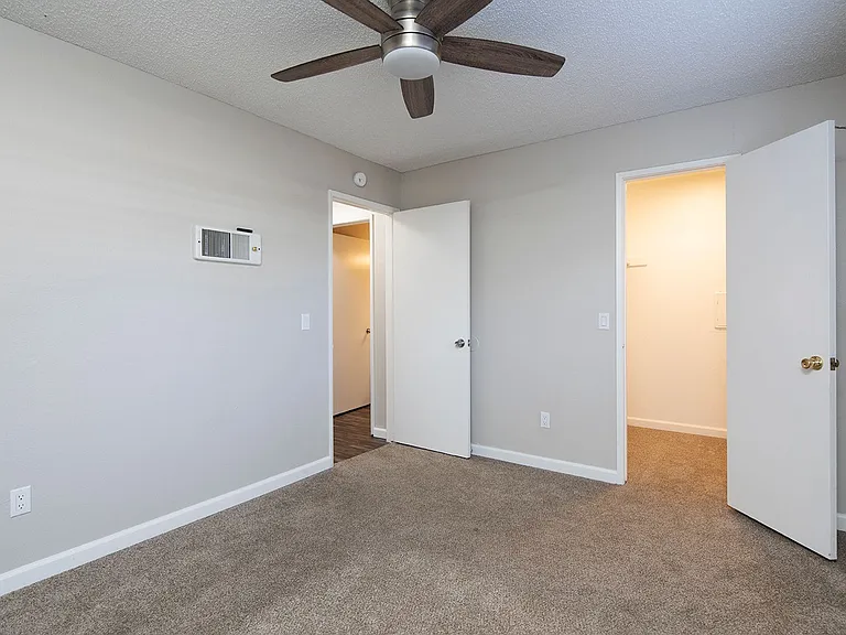 Madison Court Apartments — Photo 31