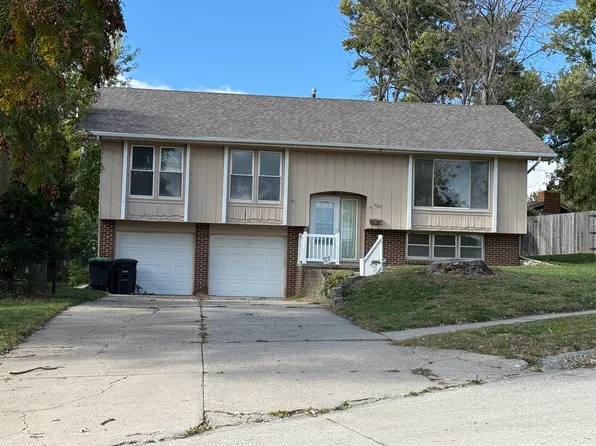 3262 S 130th Cir, Omaha, NE 68144