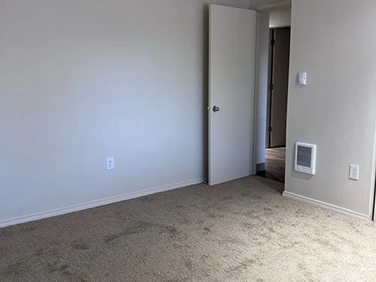 154-Sandy Dr Apts — Photo 37