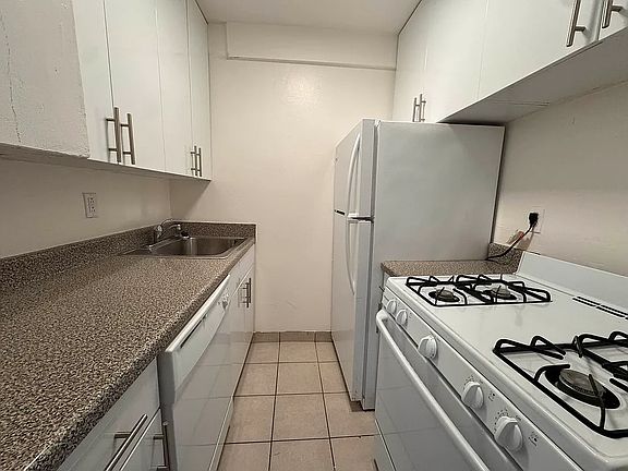 4th image of 40-67 62nd St #3R