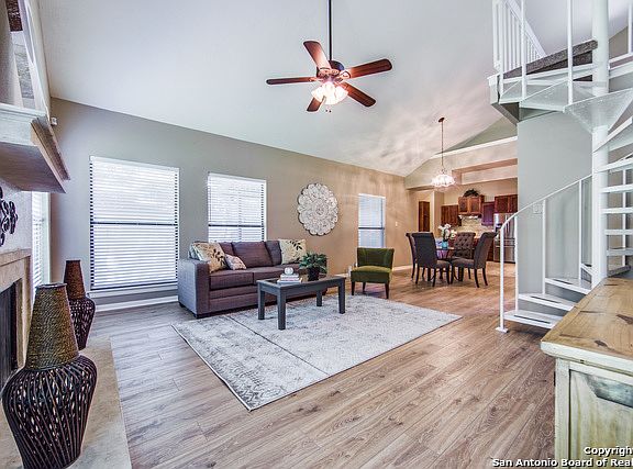 4th image of 1715 Encino Crst