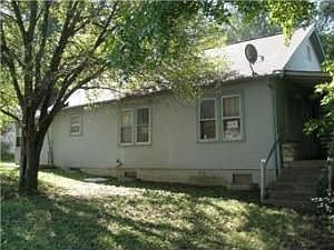 2nd image of 247 N Cedar Ave