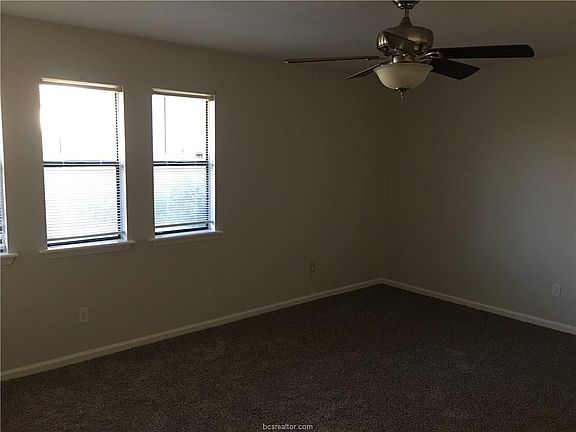 5th image of 2323 De Lee St APT 29
