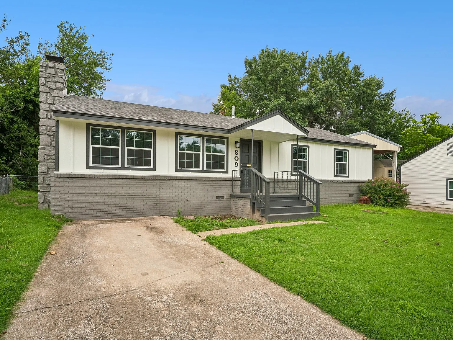 3 bed, 1372 sqft, $1,445 — Photo 2