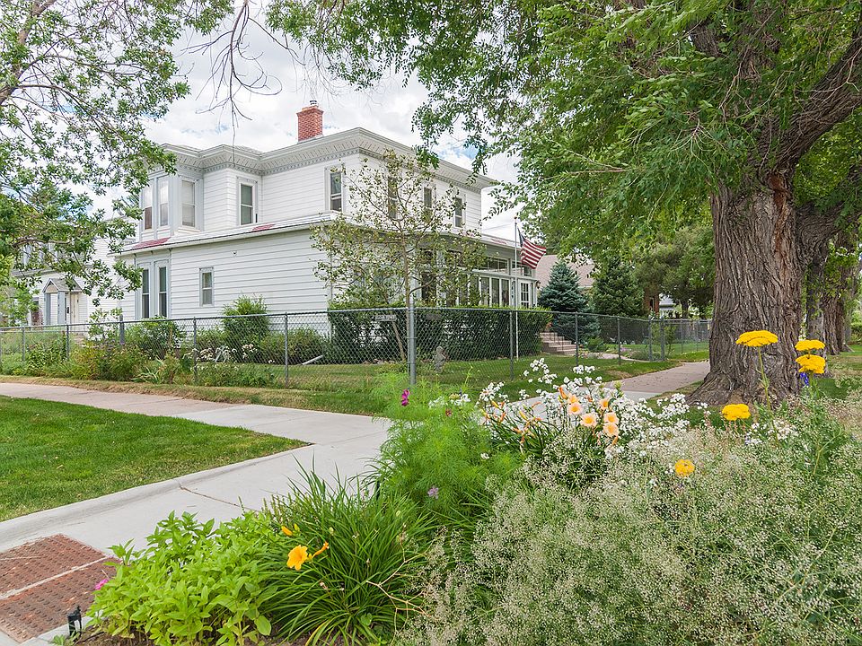 Welcome to 2819 Thomes Avenu