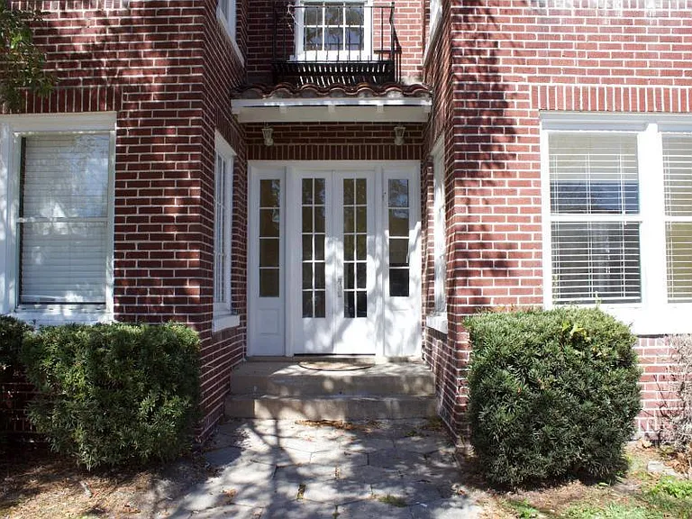 2047 Forbes St — Photo 2