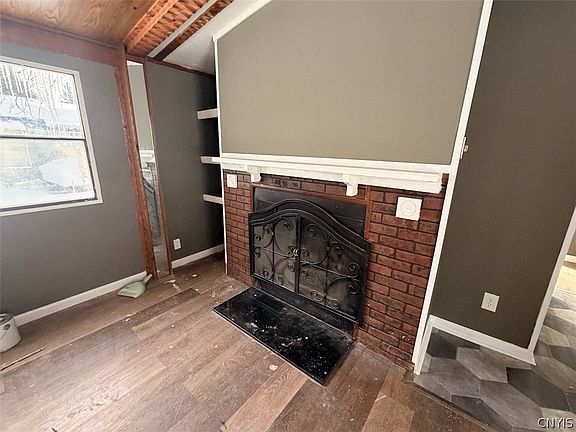 5th image of 956 Middle Rd #5A