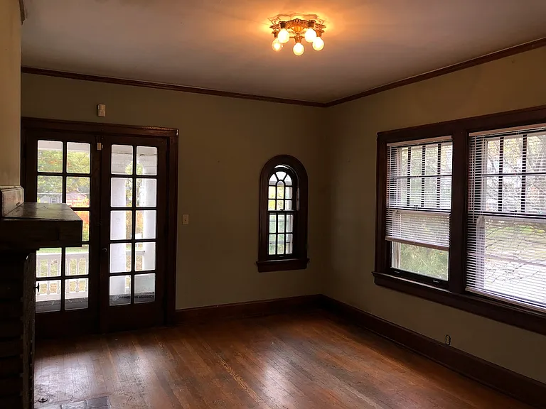605 Forest Ave — Photo 7