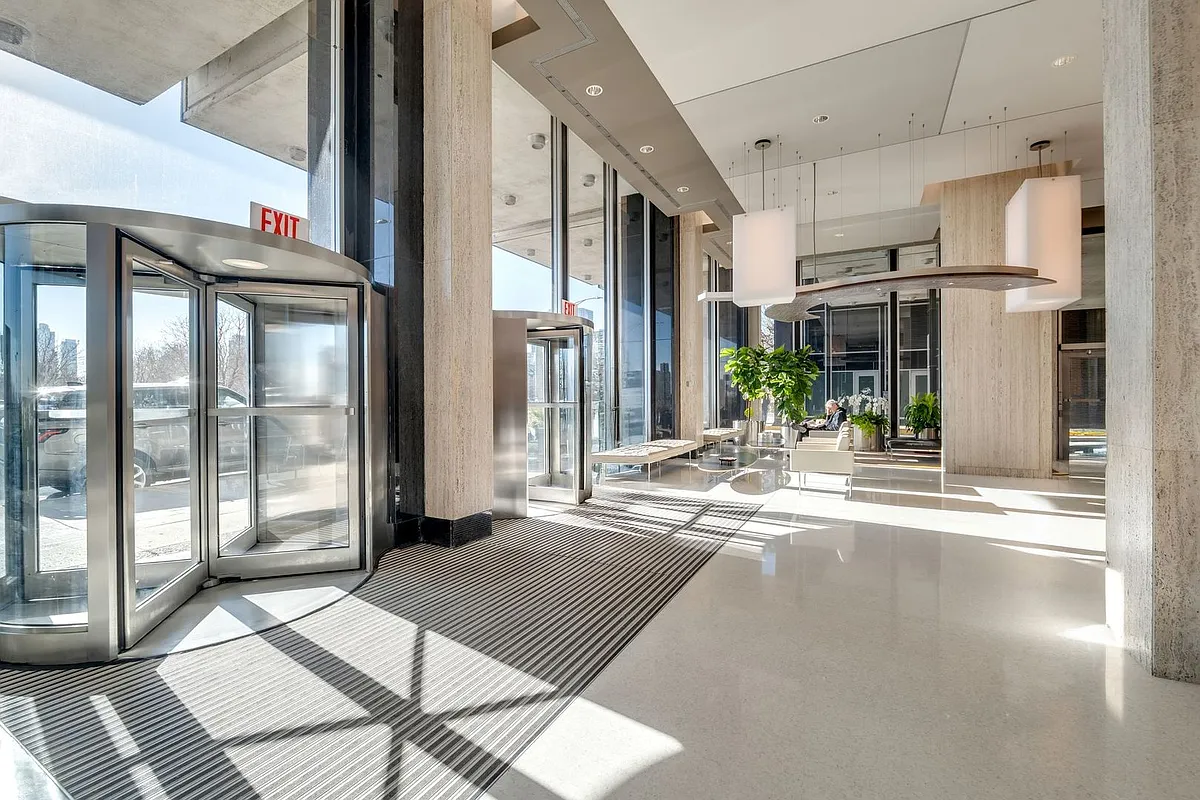 Building Photo - 400 E Randolph St #2225