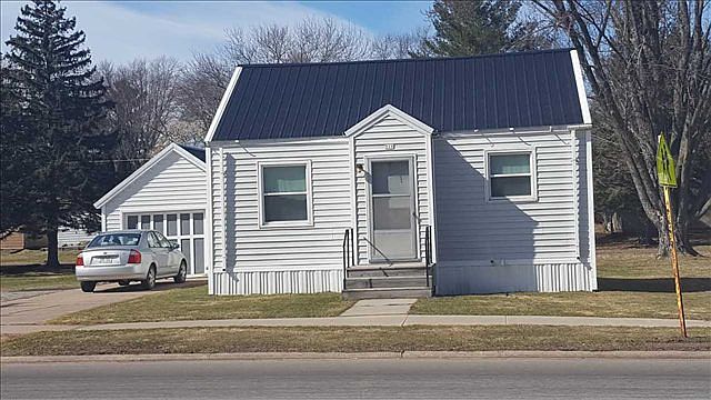 1st image of 510 N Peach Ave