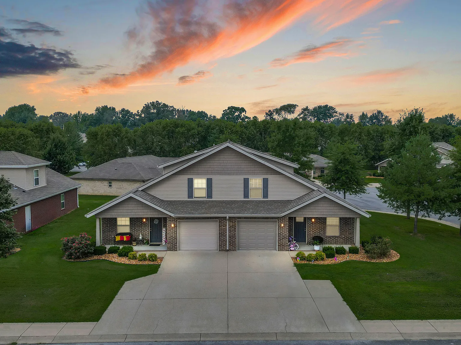 Dove Ln, Franklin — Photo 1