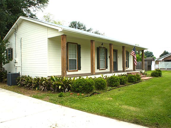 3rd image of 404 Janis Street