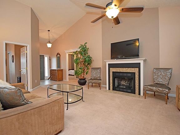5th image of 355 Steeplechase Ln