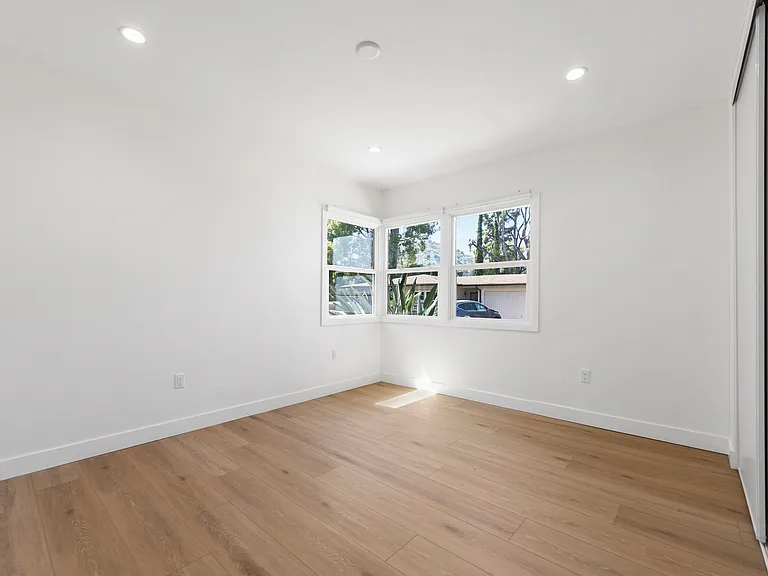 2817 Sycamore Ave — Photo 16