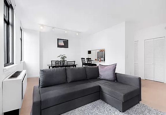 2nd image of 350 Albany St #5RR