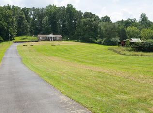 1207 S Eno Rd, Dickson, TN 37055