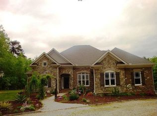 992 Carlyle Rd, Zebulon, NC 27597