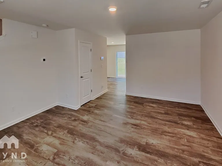 1025 Jaxson Terry Ln — Photo 7