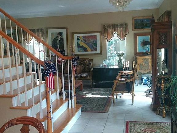 3rd image of 901 Euclid Ave