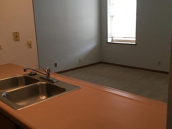 5th image of 139 N 11th St APT 1103
