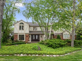 6280 Dakota Cir, Bloomfield Hills, MI 48301