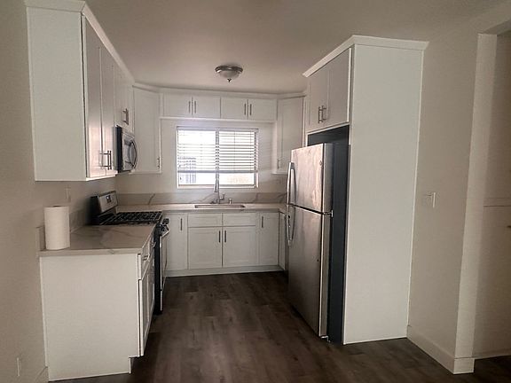 2nd image of 1530 N Formosa Ave #1530F04